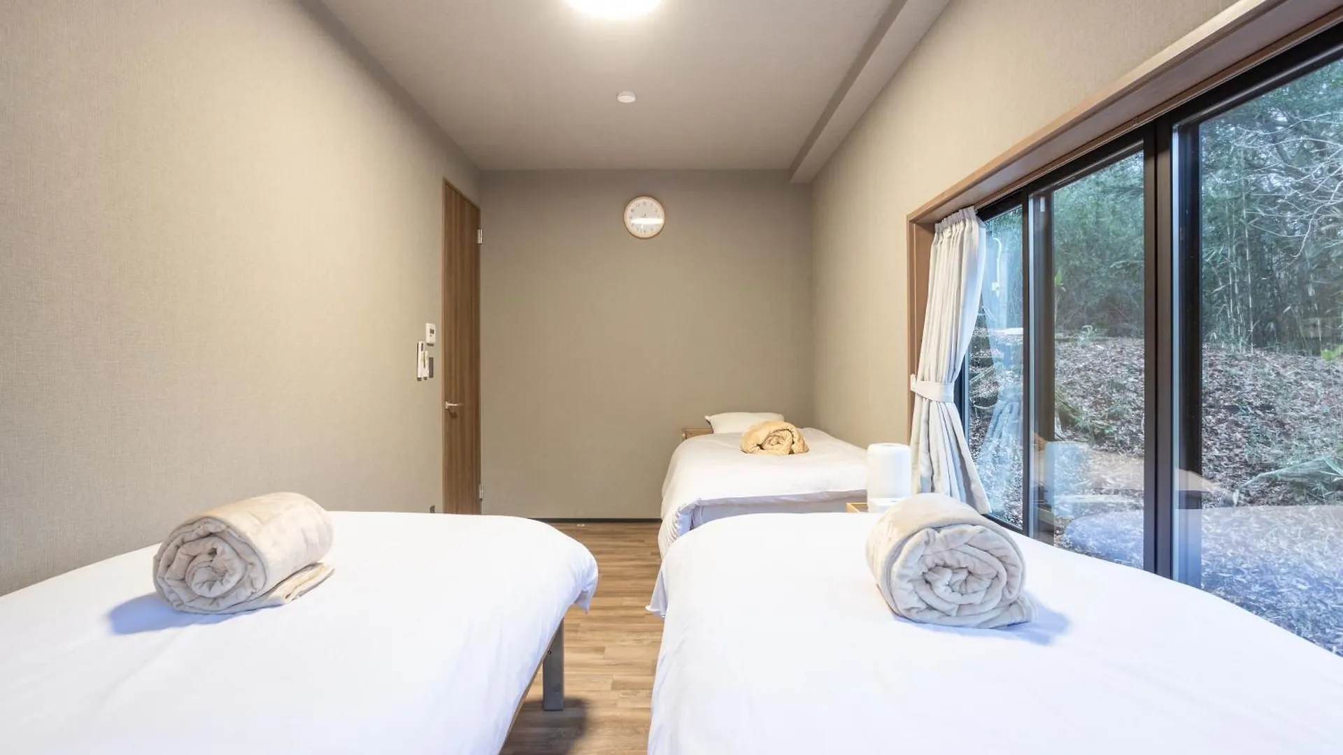 源泉かけ流し 白濁 Forest Suite Hakone Sengokuhara Japan