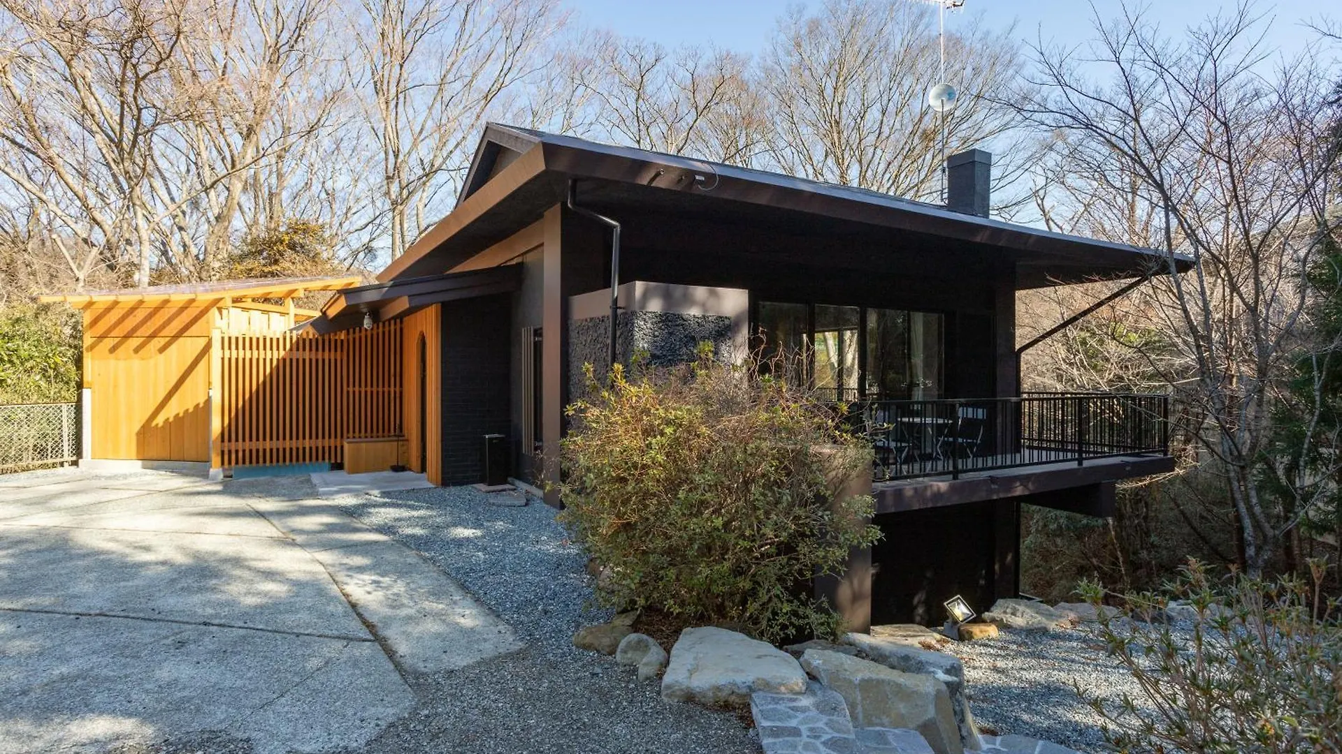 源泉かけ流し 白濁 Forest Suite Hakone Sengokuhara Japan